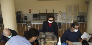 Elecciones en Francia pese a brote de coronavirus