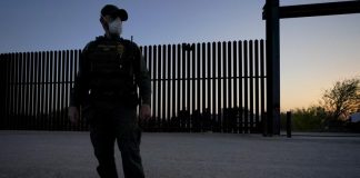 Gobernador de Texas anuncia planes para construir un muro fronterizo con México