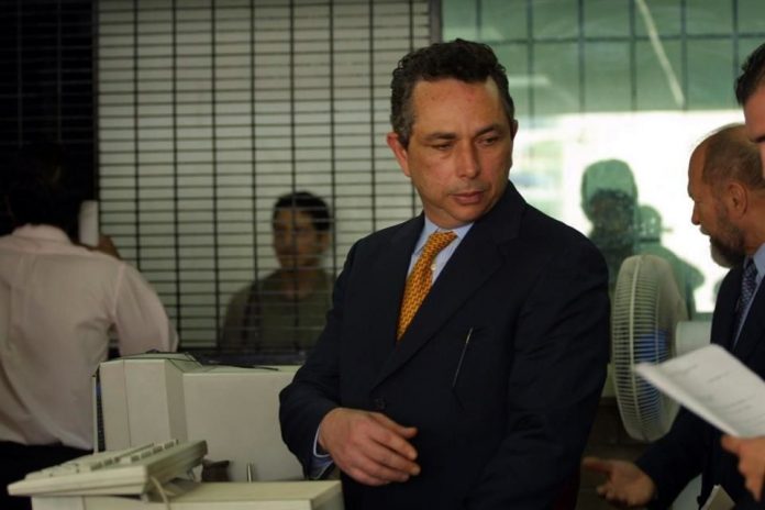 carlos cabal peniche