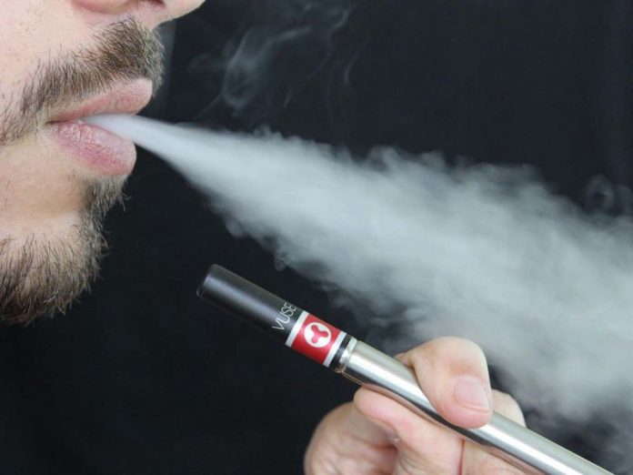 fumar cigarro electronico