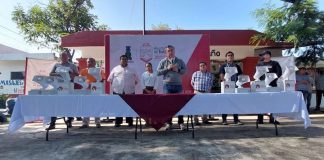 Alcalde de Jiutepec entrega alarmas vecinales en colonia Otilio Montaño