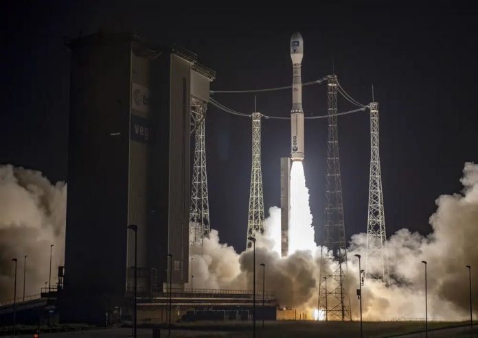 Fracasa el lanzamiento del cohete Vega-C en la Guayana Francesa