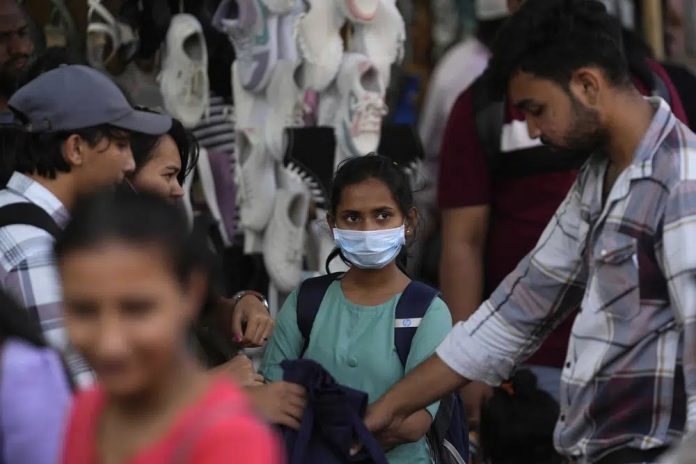 India hará pruebas aleatorias a visitantes internacionales para COVID-19