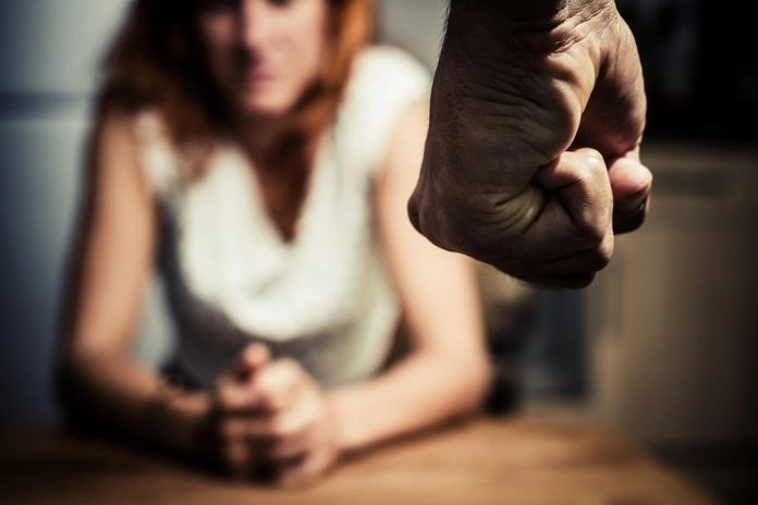 Policías detienen a hombre sospechoso de agredir a su madre en CDMX