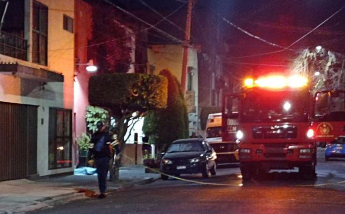 Muere persona mayor en incendio en la Ciudad de México