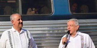 Gobernador Merino se encuentra con AMLO