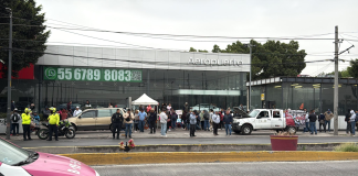 Manifestación de la CNTE afecta accesos al AICM