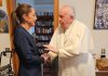 Sheinbaum lamenta muerte del Papa Francisco y revela detalles de su encuentro