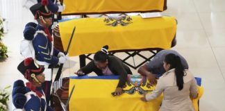 Ecuador despide a 11 soldados muertos en ataque durante operación contra minería ilegal