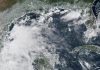 Barry y Flossie activan alertas en costas mexicanas; autoridades piden precaución por lluvias intensas, vientos fuertes y oleaje elevado.