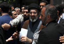 Mojtaba Jamenei: El “poder detrás de las túnicas” asume el mando total de Irán