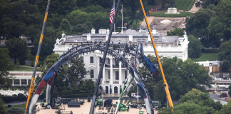 Inician obras en la Casa Blanca para construir un estadio temporal de la UFC por el cumpleaños de Trump