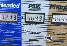 EE. UU. evalúa suspender impuesto federal a la gasolina por crisis energética
