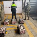 Incautan cargamento de presunta cocaína en puerto de Michoacán