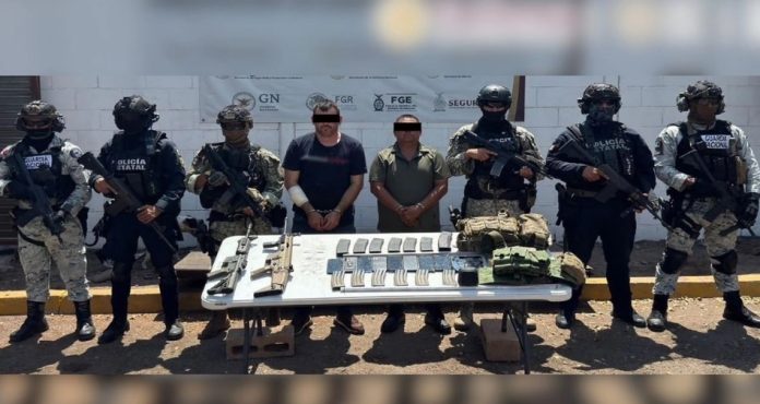Elementos del Ejército Mexicano y la Guardia Nacional resguardando un operativo federal contra el Cártel de Sinaloa.