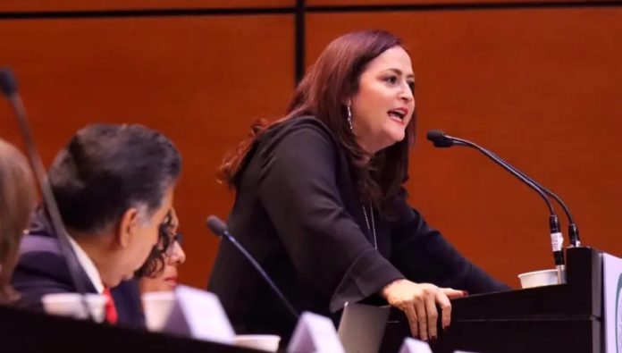 Trabajadores del sector maquilador acuden a las ventanillas federales para ratificar la denuncia contra Susana Prieto por fallas sindicales