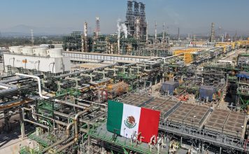 Pemex y Sener viajarán a Brasil para firma con Petrobras