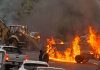 Queman camionetas para frenar la tala clandestina en Ocoyoacac Tres camionetas destruidas por el fuego bloquean el paso en la carretera Mexico-Toluca debido a protestas por la tala clandestina en Ocoyoacac