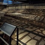 Vestigios arqueológicos del Templo de Ehécatl y Juego de Pelota de Tenochtitlan bajo resguardo del INAH en la Ciudad de México.