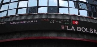 BMV rompe racha en un viernes impulsado por Wall Street y la IA